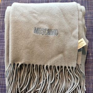 Moschino 100% lambs wool scarf